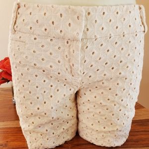 Ann Taylor Loft  Cream Eyelet Shorts SZ-00